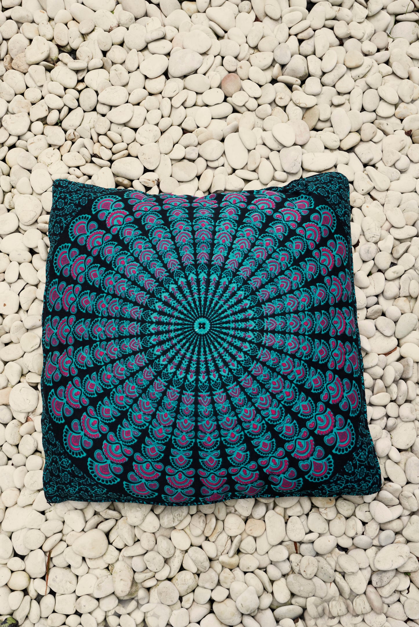 Reversible Pillowcover by WOODYBUNCH