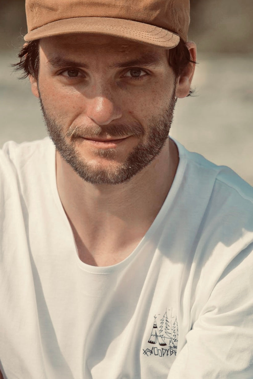 White Tee by WOODYBUNCH