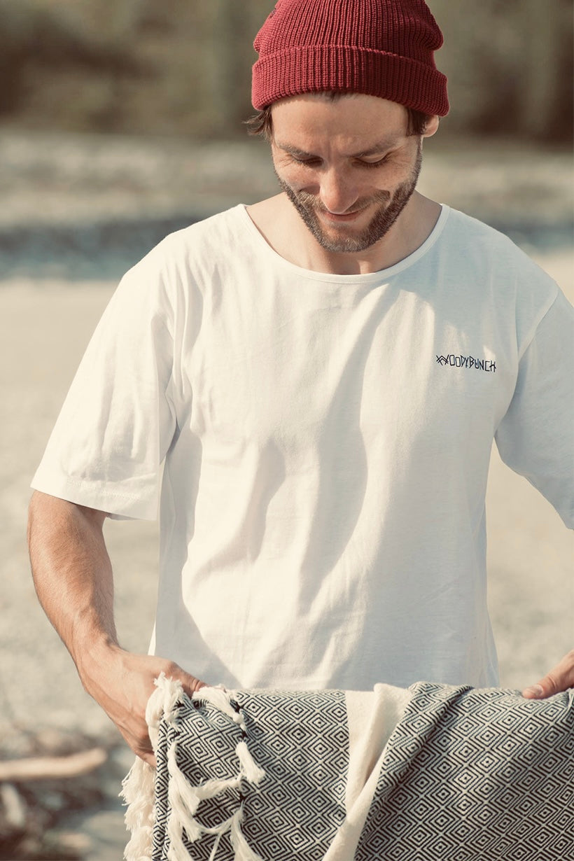 White Tee by WOODYBUNCH